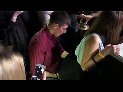 ❤️ Sexe real en una discoteca russa. Noia russa de 18 anys a l'anus i la vagina follada en una discoteca ❤️❌ Només porno al ca.tusar.top ☑